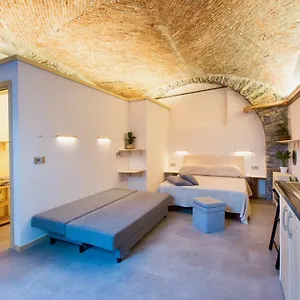 https://rock-wood-apartments.hotelitalianriviera.com